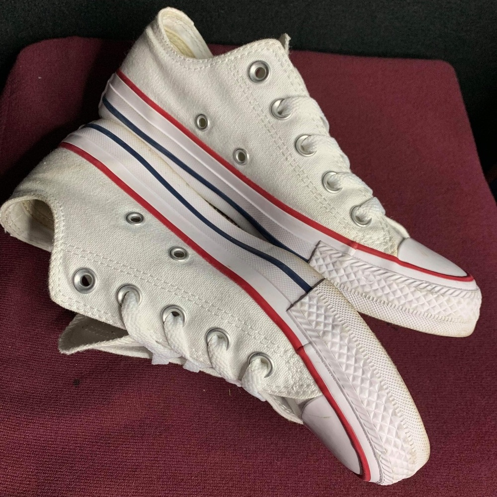 White Converse - Picture 4 of 4